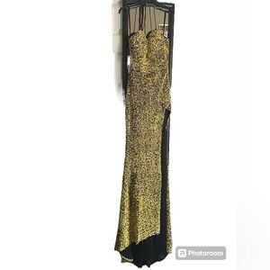 Abby Paris sz 6 prom and evening gown by Lucci Lu NWT